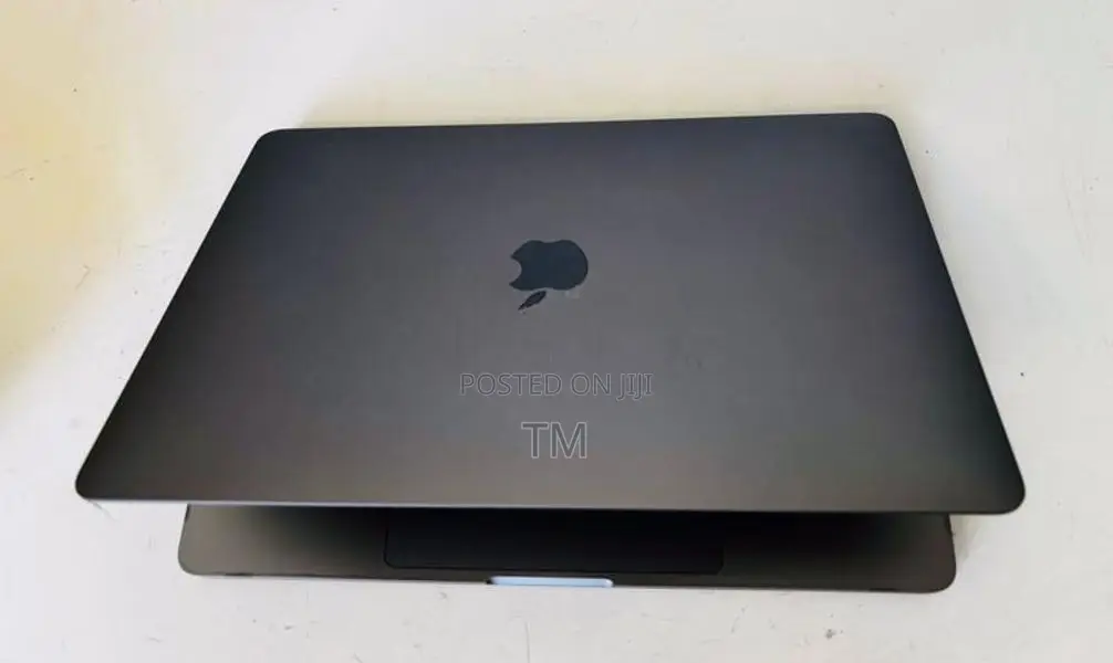 MacBook Pro 2020 i5 8gb 256gb SSD