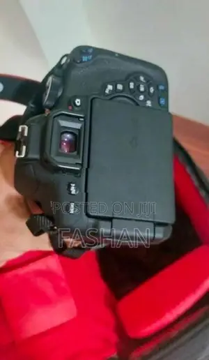 Canon EOS 750D