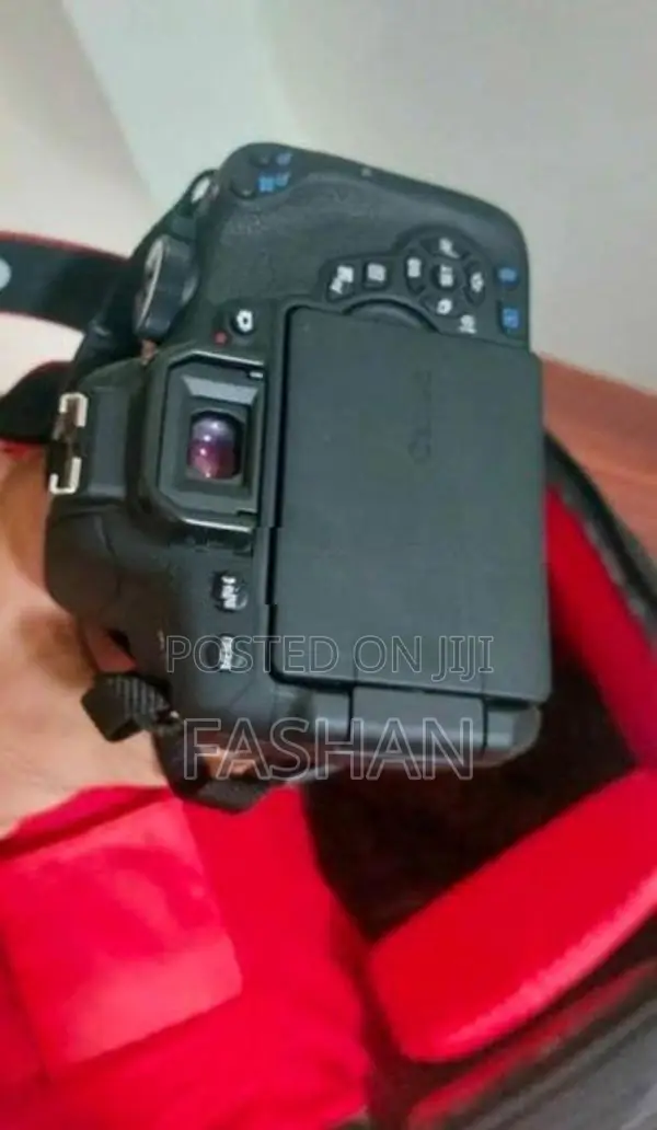Canon EOS 750D