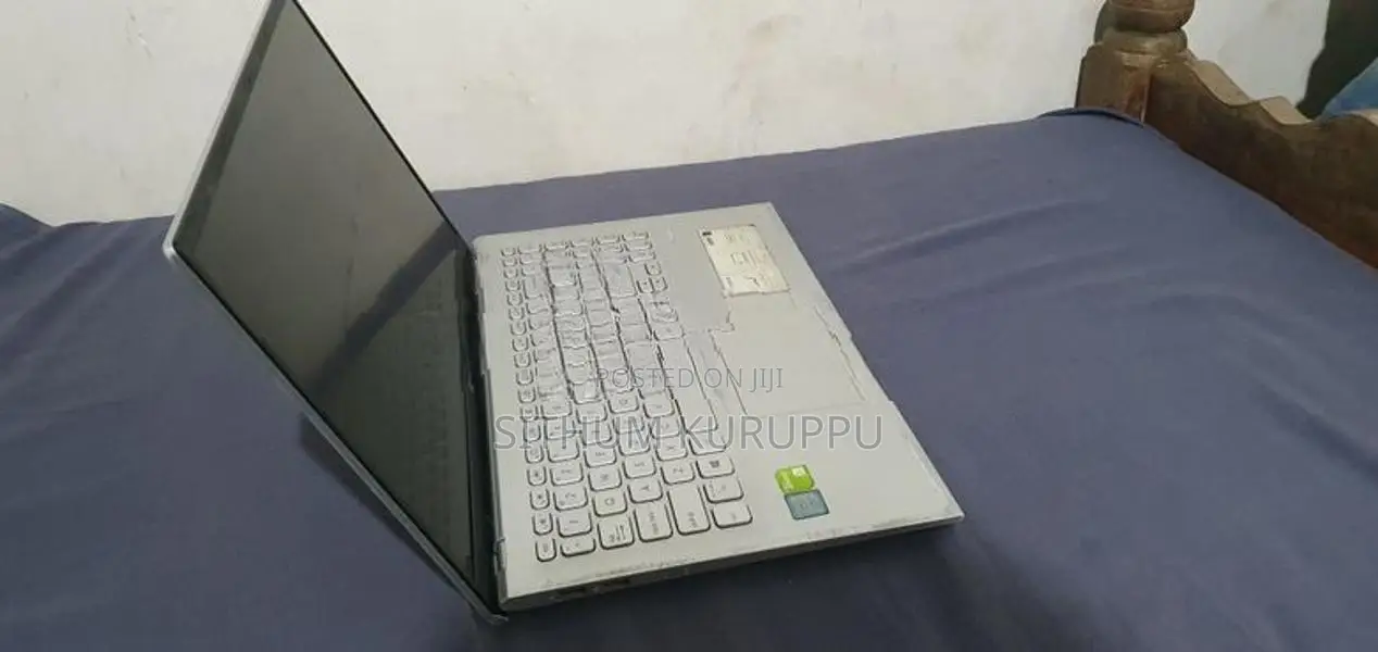 ASUS X512F - 8GEN, i5 RAM 8GB Hard 1TB
