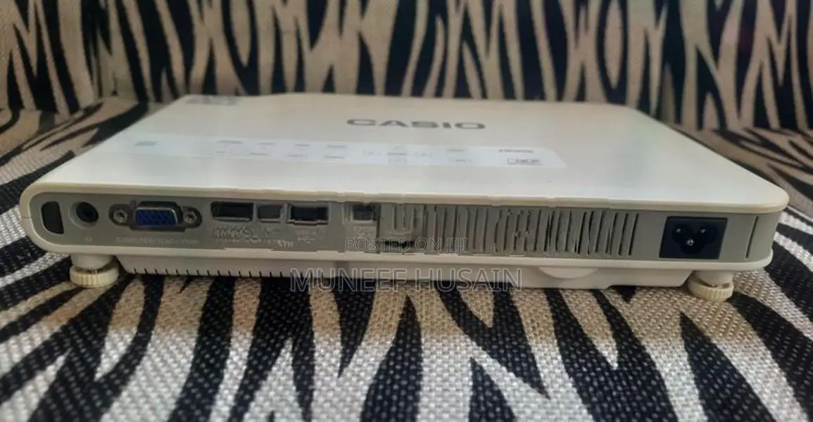 Casio XJ-A257 Projector