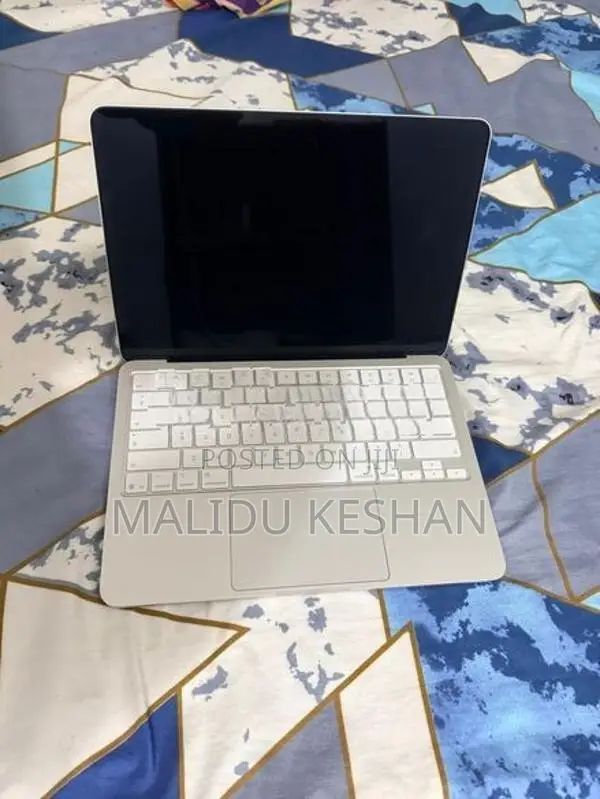 MacBook With Mouse