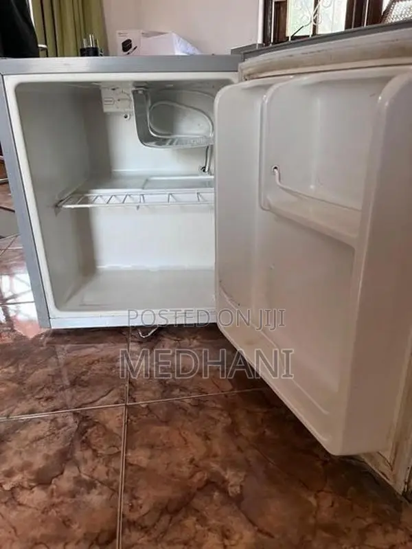 Mini Fridge Abans 38L