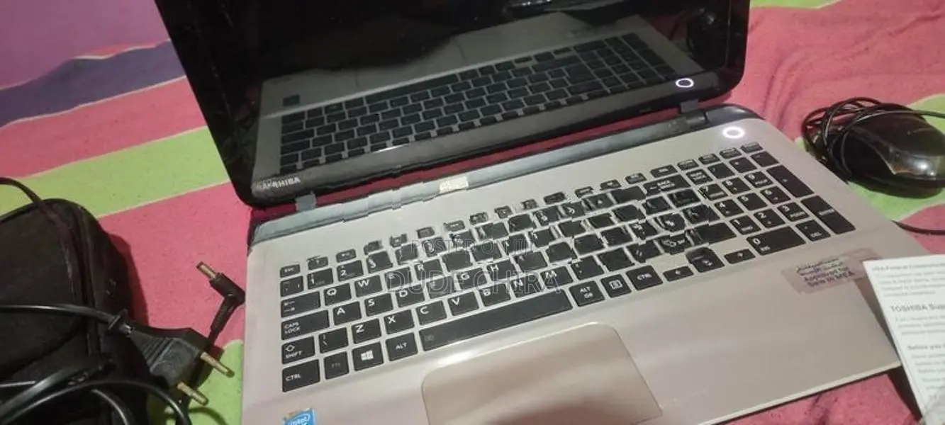 Toshiba Pentium R 4GB 256GB SSD