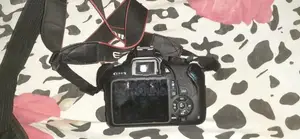 CANON 1200D