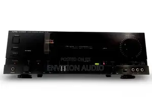 Luxman LV-105 Hybrid Pre-Main Amplifier