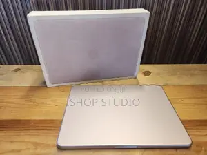 MacBook Neo ( Silver & Pink ) 256GB