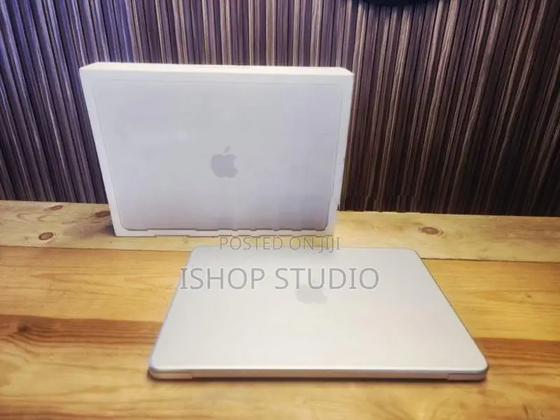 MacBook Neo ( Silver & Pink ) 256GB