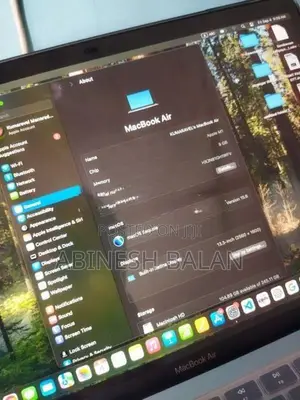 Apple MacBook Air M1 (8GB / 256GB)