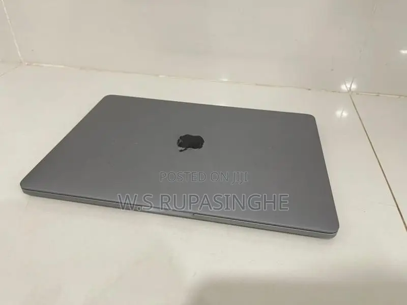 Apple Macbook Pro i7 (2020)