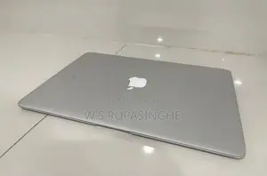 Apple Macbook Air (2017)