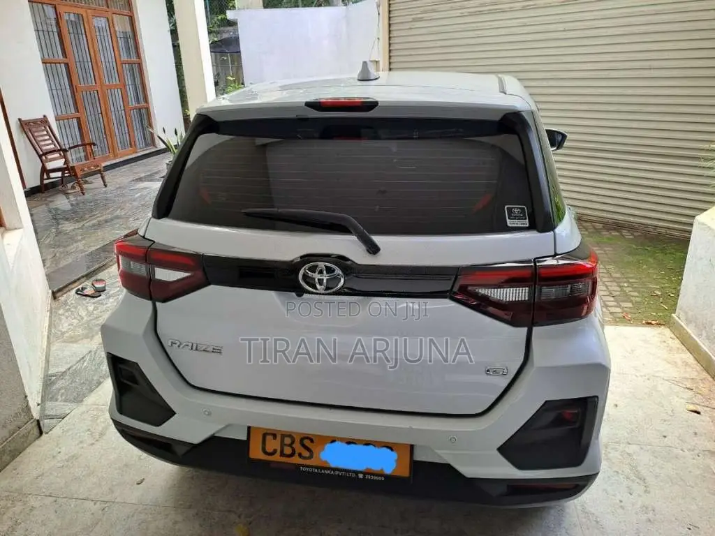 Toyota Raize 2025 SUV (Used)