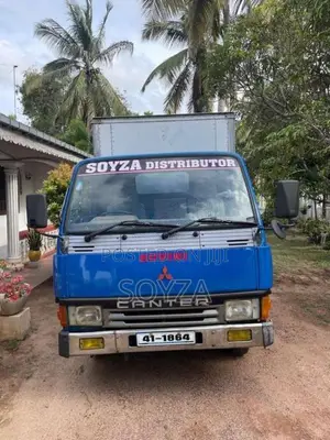 Mitsubishi Canter 1982 Lorry (Used)