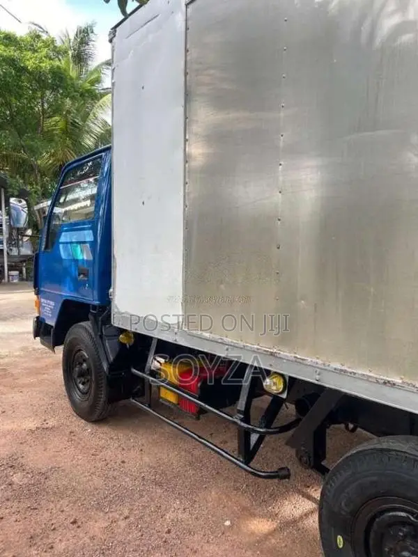 Mitsubishi Canter 1982 Lorry (Used)