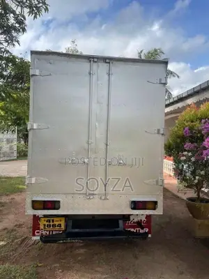 Mitsubishi Canter 1982 Lorry (Used)