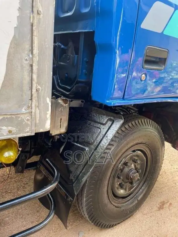 Mitsubishi Canter 1982 Lorry (Used)