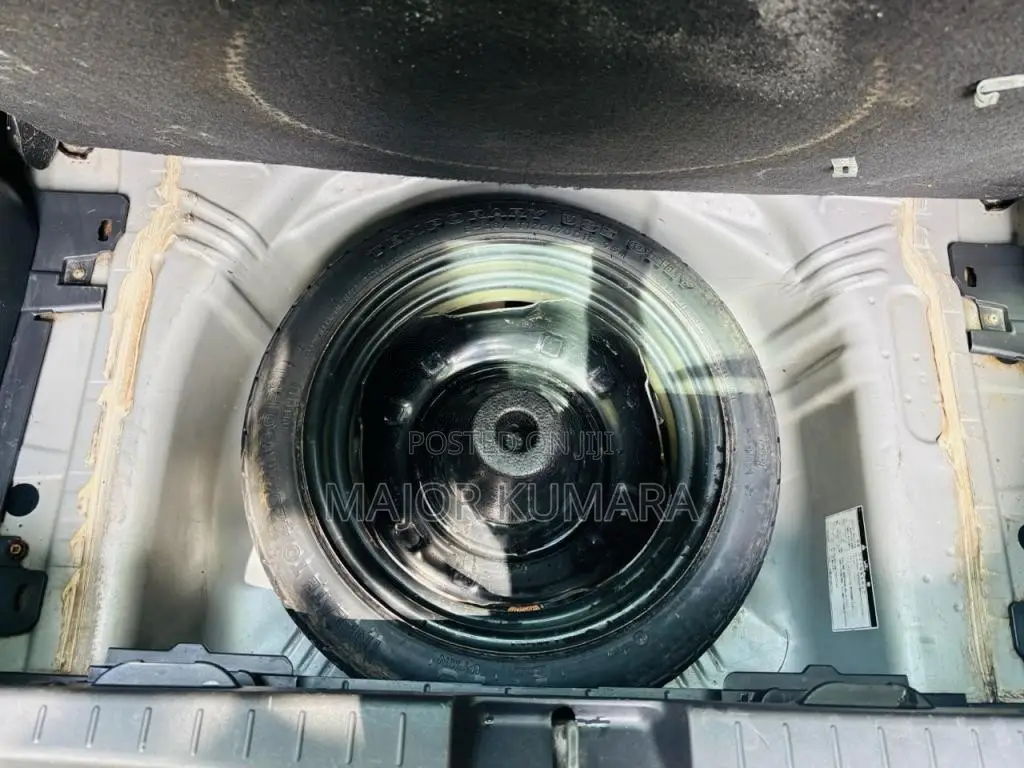 Toyota Vitz 2007 Car (Used)