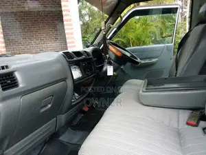 Mitsubishi SK82V 2000 Van (Used)