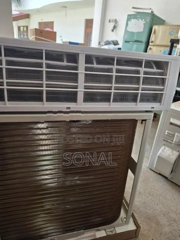 GREE 9000 BTU Non-inverter Air Conditioner Cosmo Series