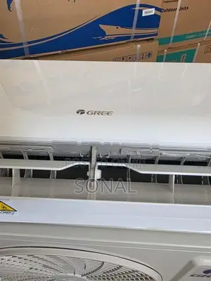 GREE 9000 BTU Non-inverter Air Conditioner Cosmo Series