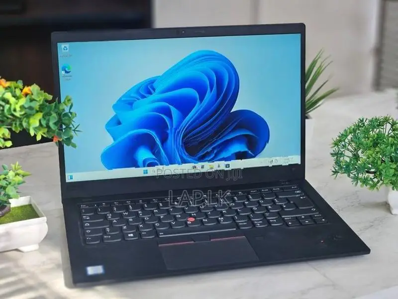 Lenovo Core i7 8565U–8th GEN 14″ FullHD 16GB RAM 512GB SSD
