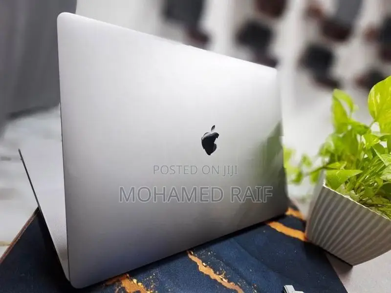 Apple MacBook Pro A1990 15-Inch 2019 16GB Ram 256GB SSD NVMe Touch Bar