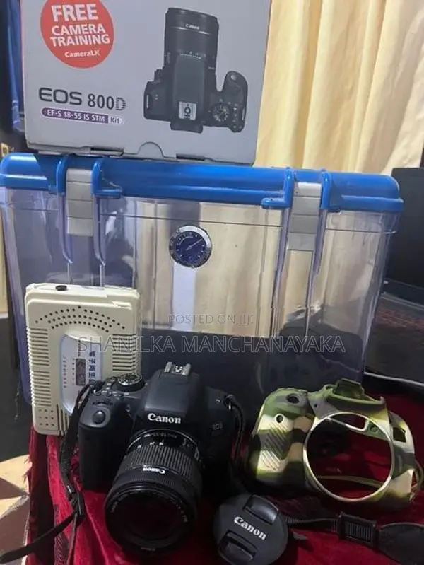 Canon 800D with Kit Lens