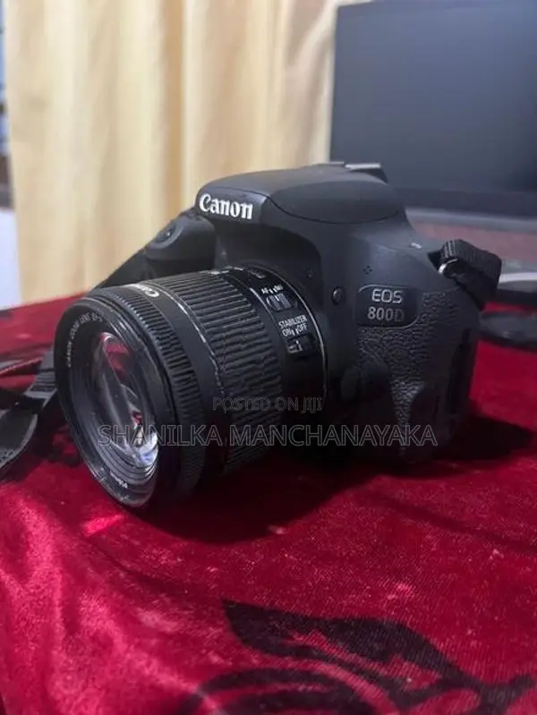 Canon 800D with Kit Lens