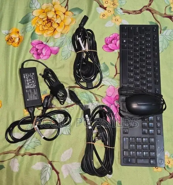 HP Pro Mini 400 G9 PC + 21.5" FHD Monitors