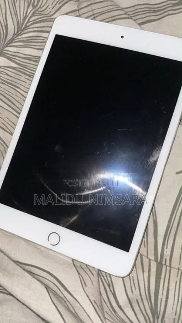 Apple iPad mini 4