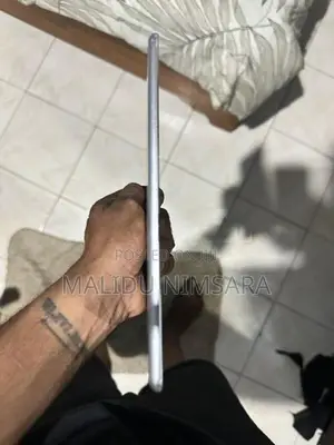 Apple iPad mini 4