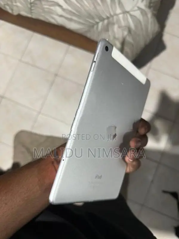 Apple iPad mini 4