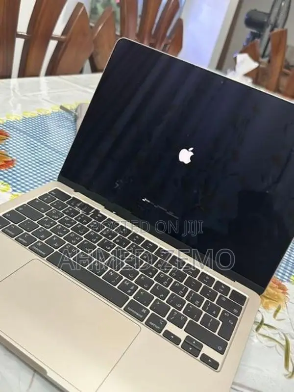 Apple MacBook