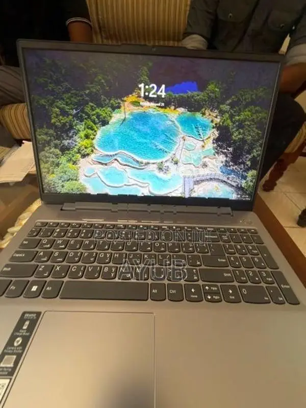 The Lenovo IdeaPad Slim 3 (15-Inch, Intel 12th Gen) 512 Ssd 8gb Ram