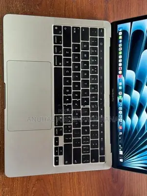 MacBook Pro 13-Inch (M1)