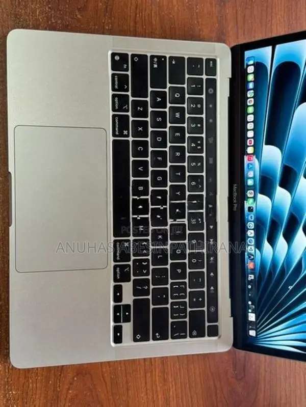 MacBook Pro 13-Inch (M1)