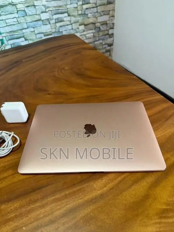 Apple MacBook Air i3 8GB 256GB 13”