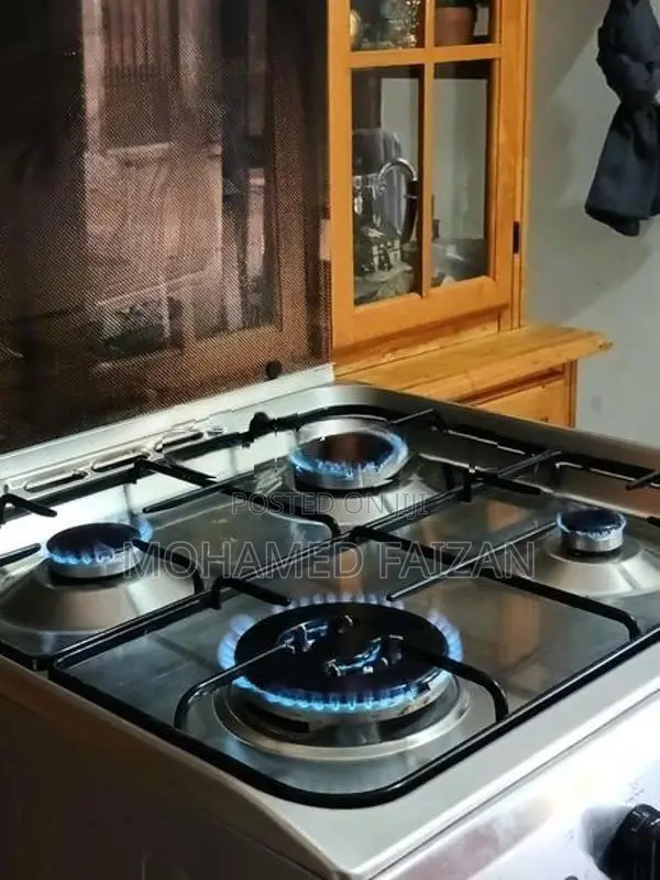 4 Burner Gas Stove with Oven
