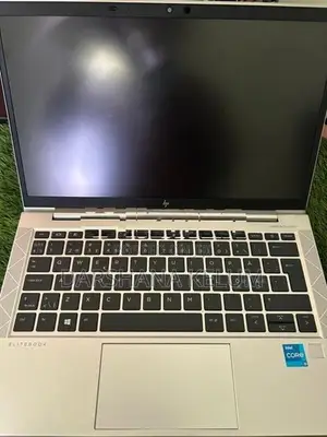 Hp Elitebook 830 G8 i5 8gb ram 256ssd