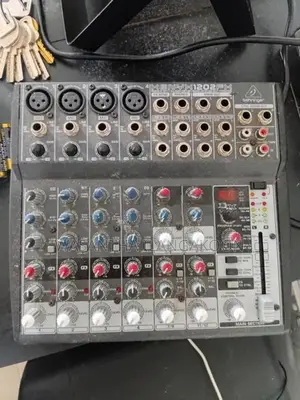 Behringer Xenyx 1202 Fx