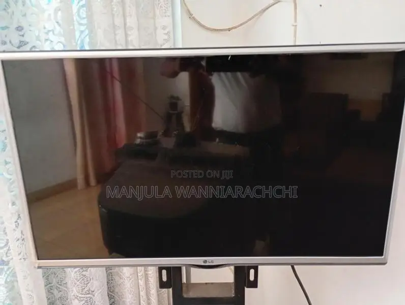 LG 32' Inch LED TV
