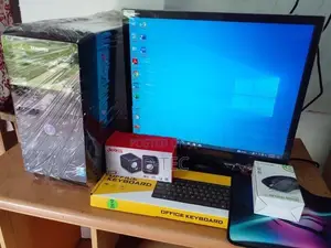 Core i3 4th 4590 3.30 Ghz 19" LED Screen PC Full Set