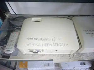 Multimedia Projector BENQ MX532 lumens 3300 full set available