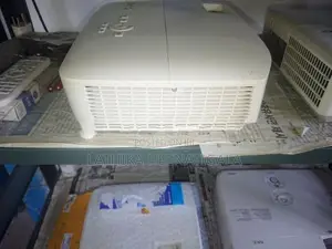 Multimedia Projector BENQ MX532 lumens 3300 full set available