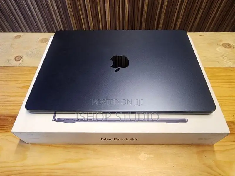 Apple MacBook Air M4 | 16GB 256GB Midnight
