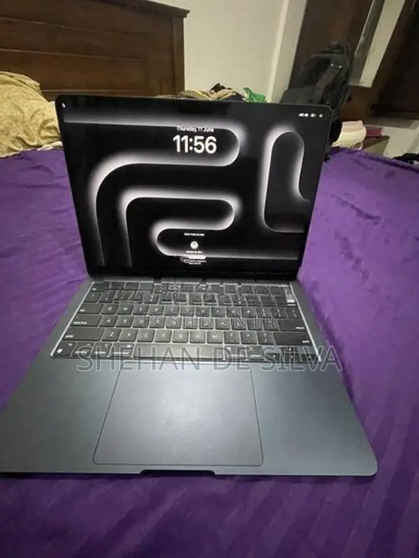 MACBOOK AIR M2