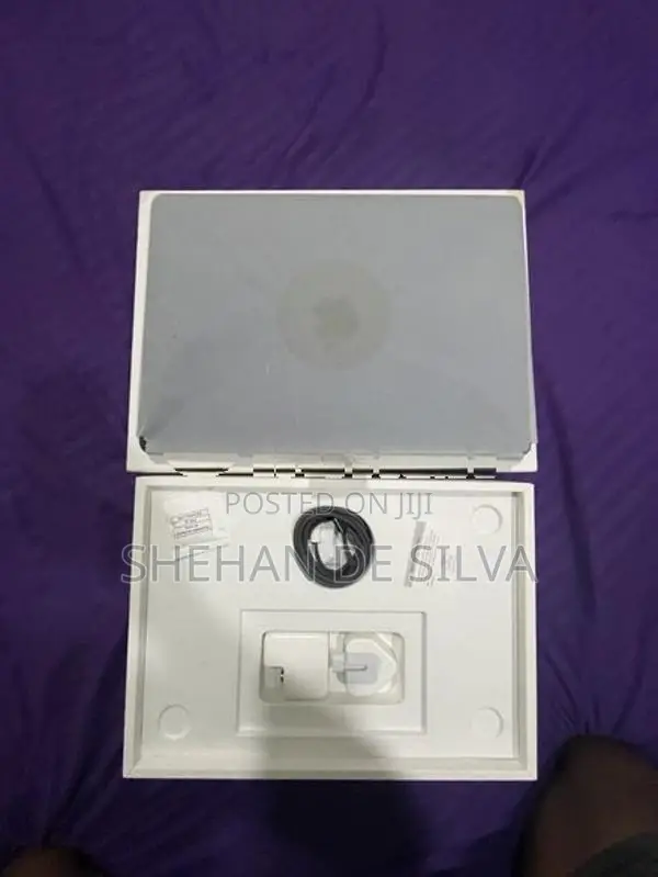 MACBOOK AIR M2