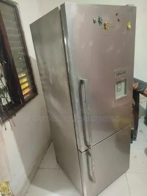 Fisher With Paykel Refrigerator (Bottom Freezer)