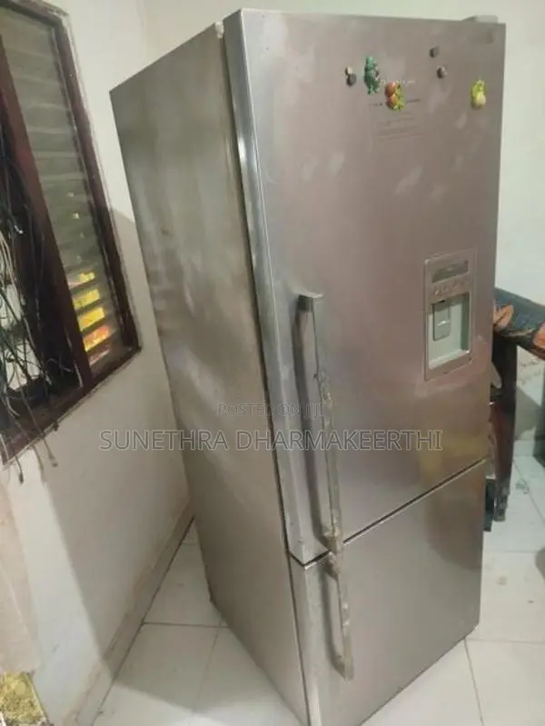 Fisher With Paykel Refrigerator (Bottom Freezer)