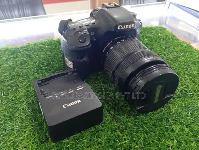 Canon Eos 7D DSLR Camera